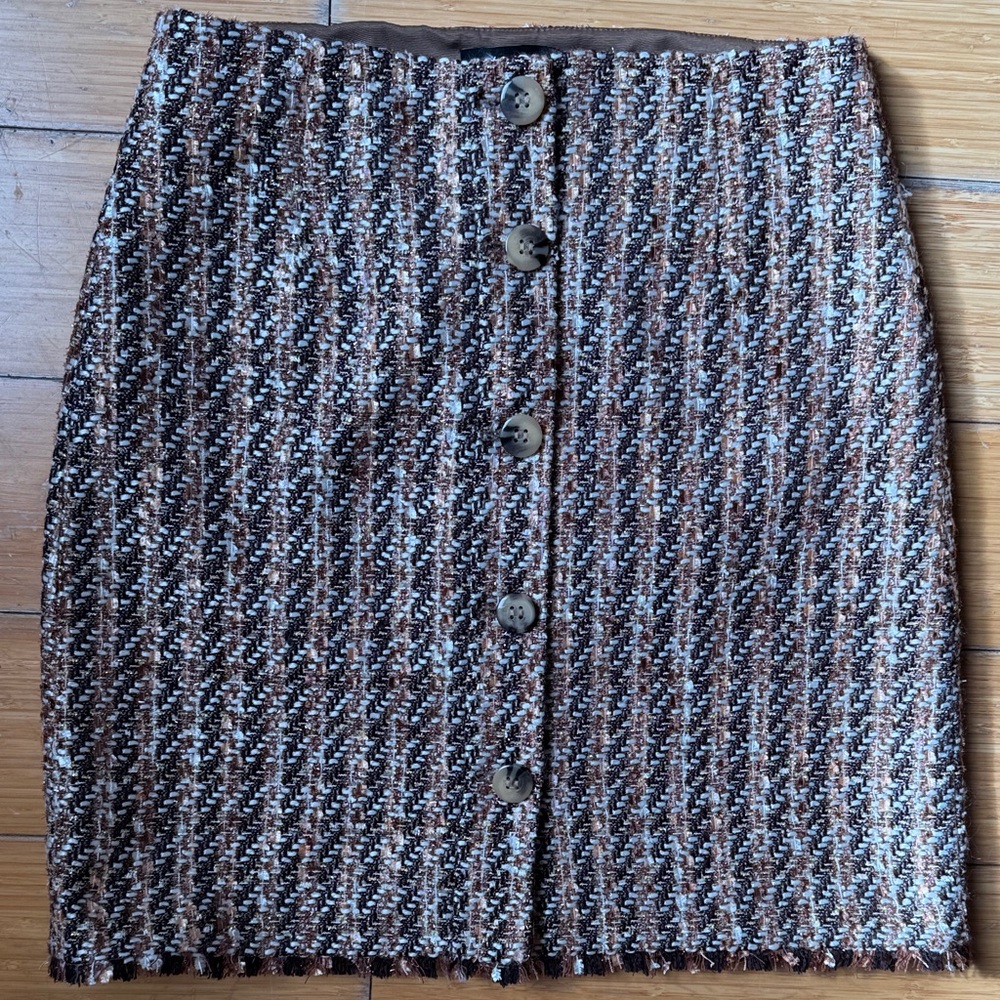Chic Tweed Button-Front Skirt